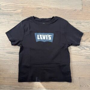 Levi’s black logo tee